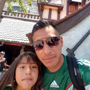 Meet your Posher, Yoni